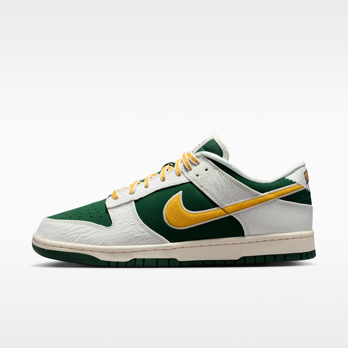 Nike Dunk. Nike TR